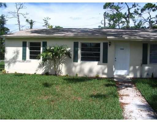 3 Bedrooms, 1 bath, very spacious unit, dryer and washer inside the unit, 2 assigned parking spaces, private backyard. Tenant occupied. Appointment required.