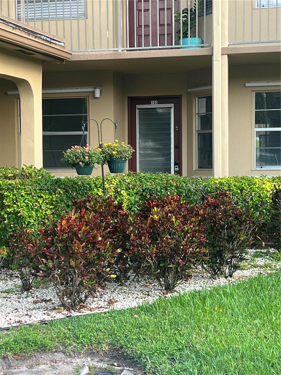 CAMBRIDGE AT CENTURY VILL - Residential