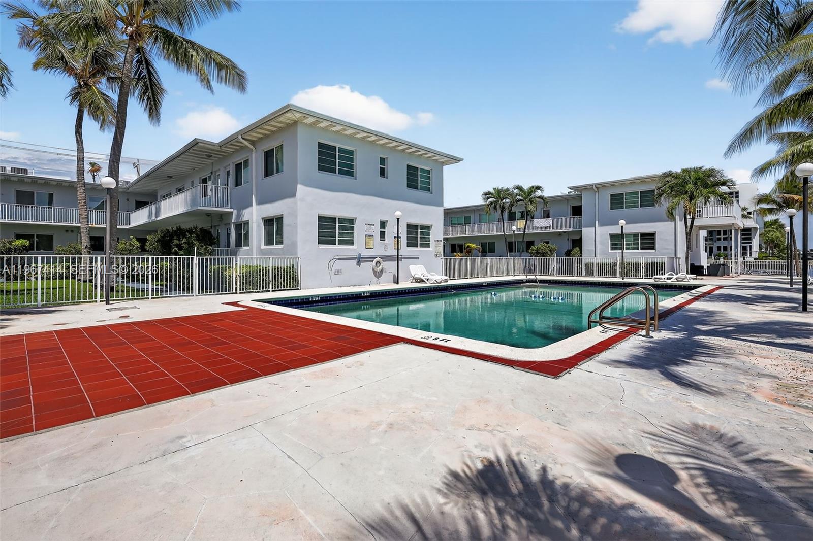 ISLAND POINT SOUTH CONDO - Residential