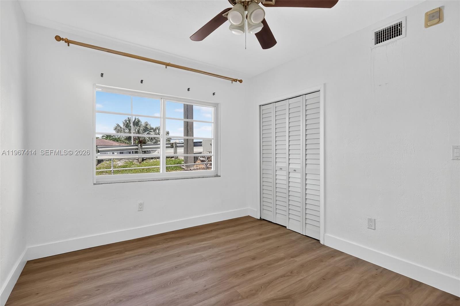 ISLAND POINT SOUTH CONDO - Residential