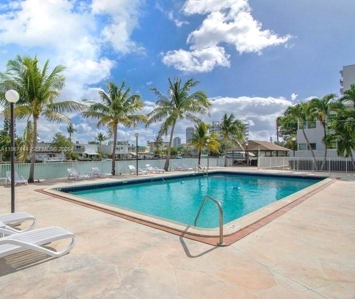 ISLAND POINT SOUTH CONDO - Residential