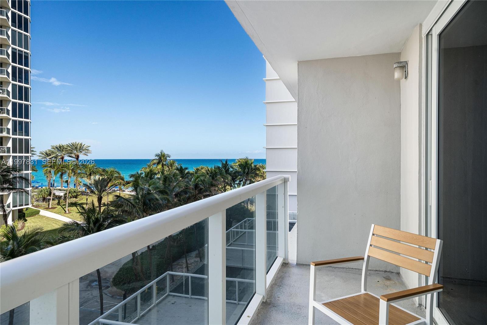 THE AVENTURA BEACH CLUB C - Residential