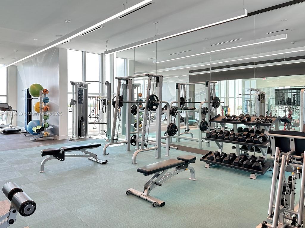 QUADRO CONDO - Residential Lease