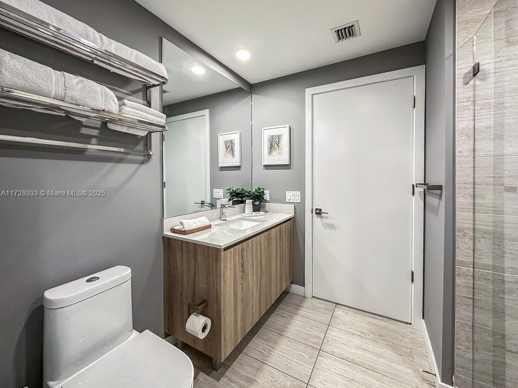 QUADRO CONDO - Residential Lease