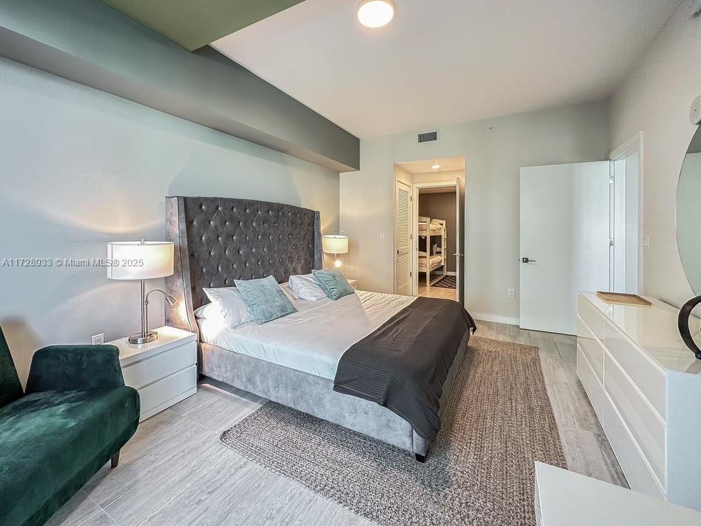 QUADRO CONDO - Residential Lease