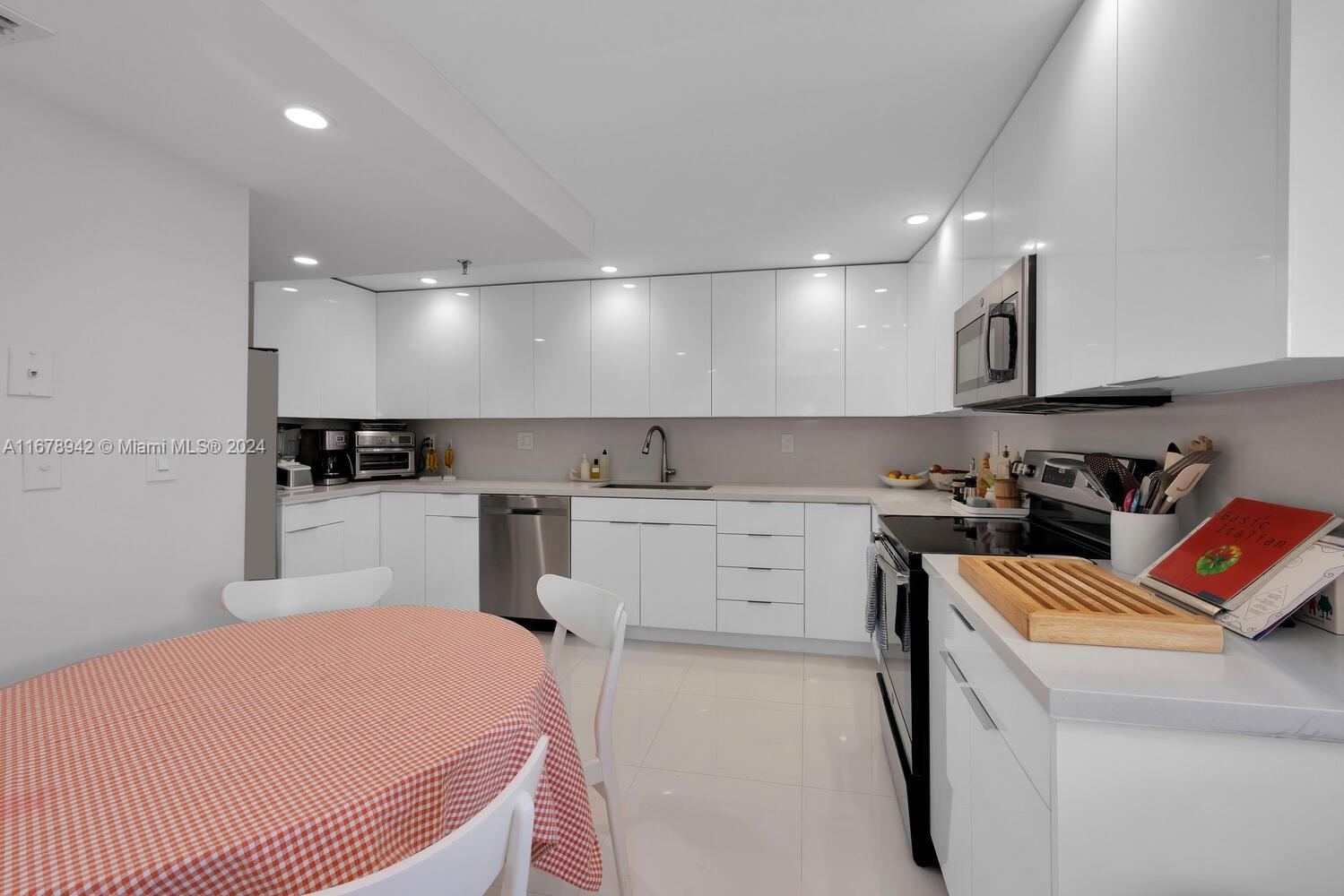 BAHIA MAR CONDO OF KEY BI - Residential Lease