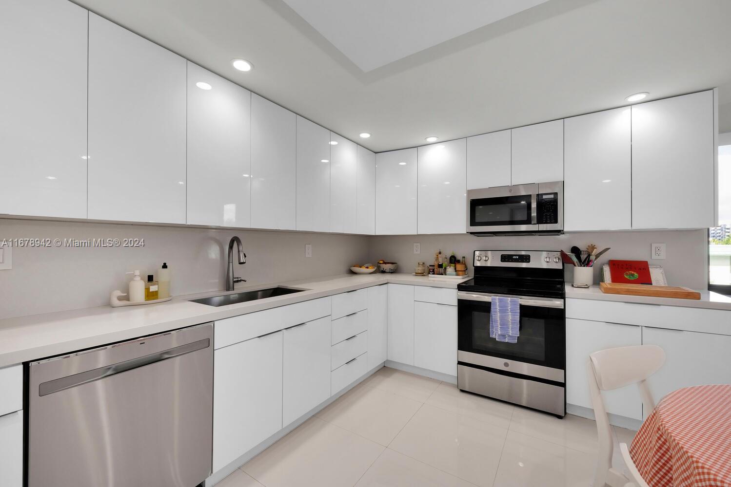 BAHIA MAR CONDO OF KEY BI - Residential Lease