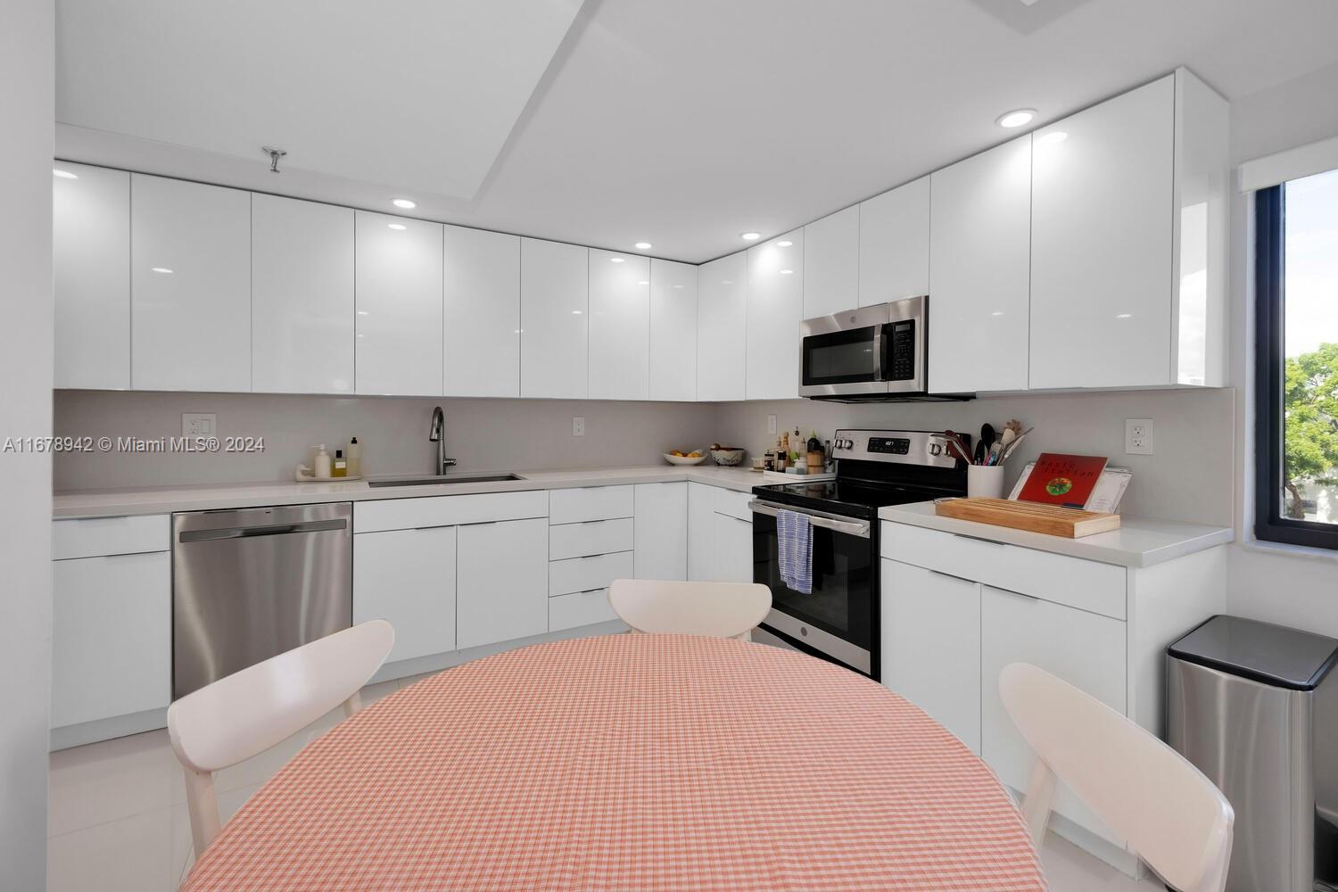 BAHIA MAR CONDO OF KEY BI - Residential Lease
