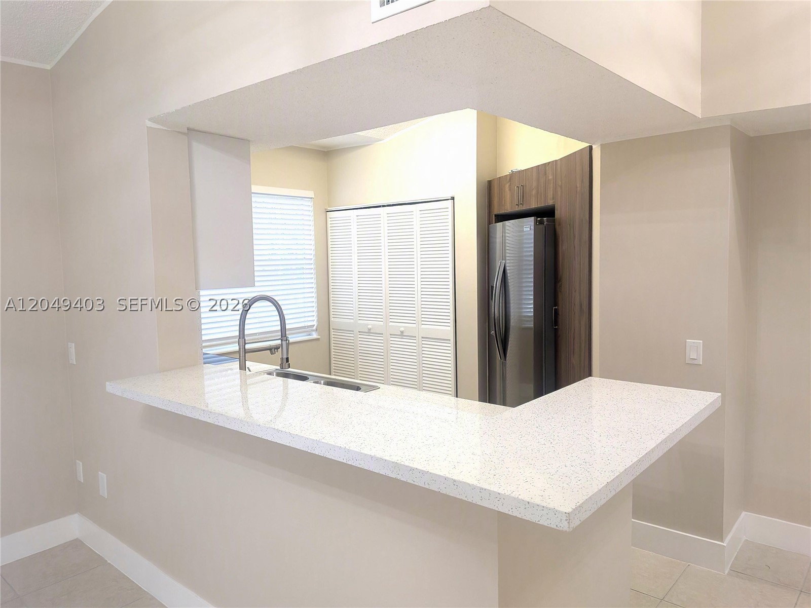 LA VIA CONDO - Residential Lease
