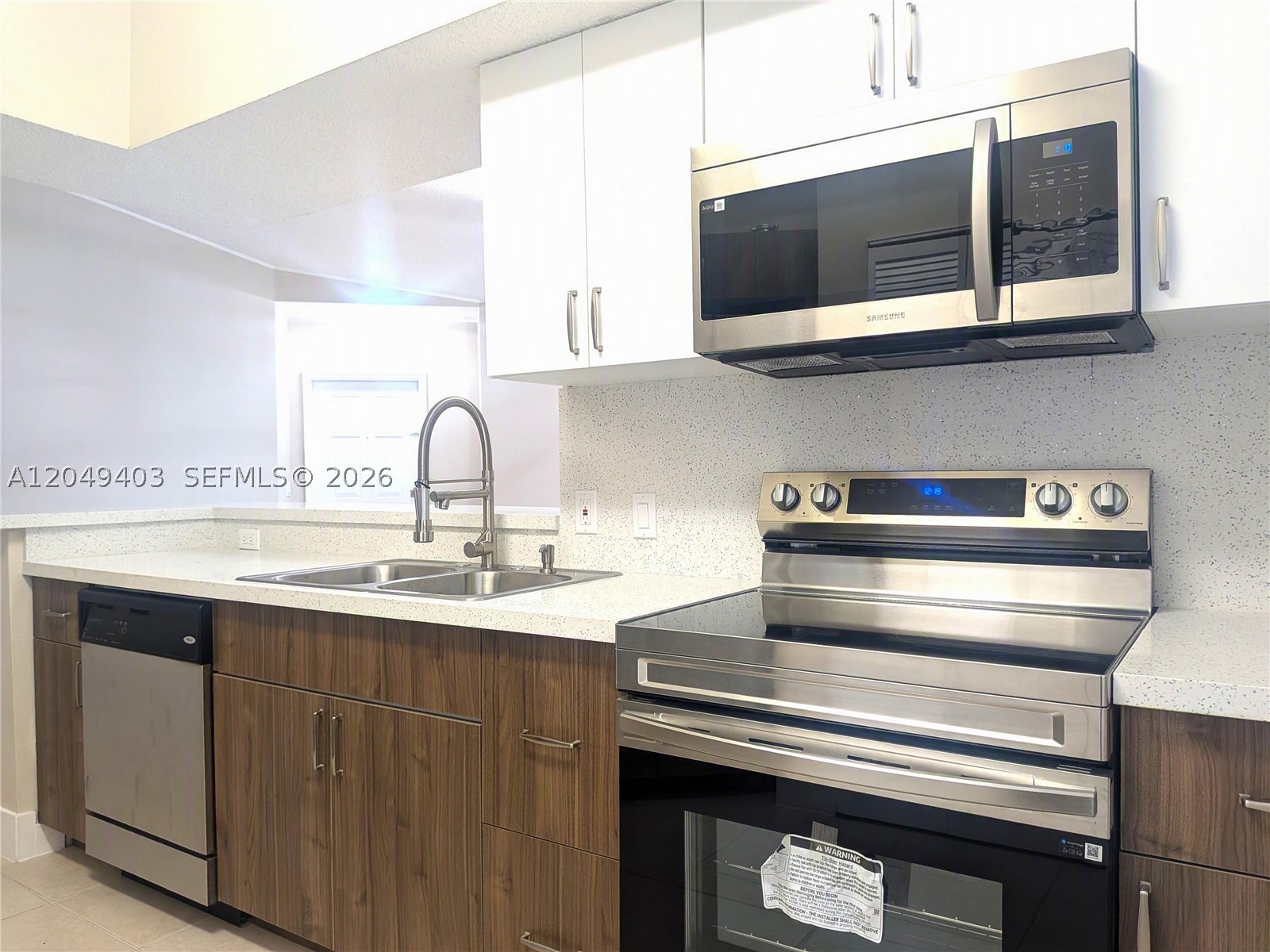 LA VIA CONDO - Residential Lease