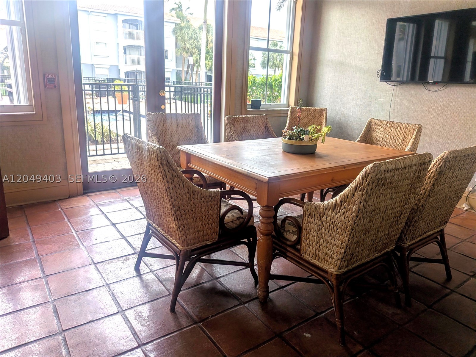 LA VIA CONDO - Residential Lease