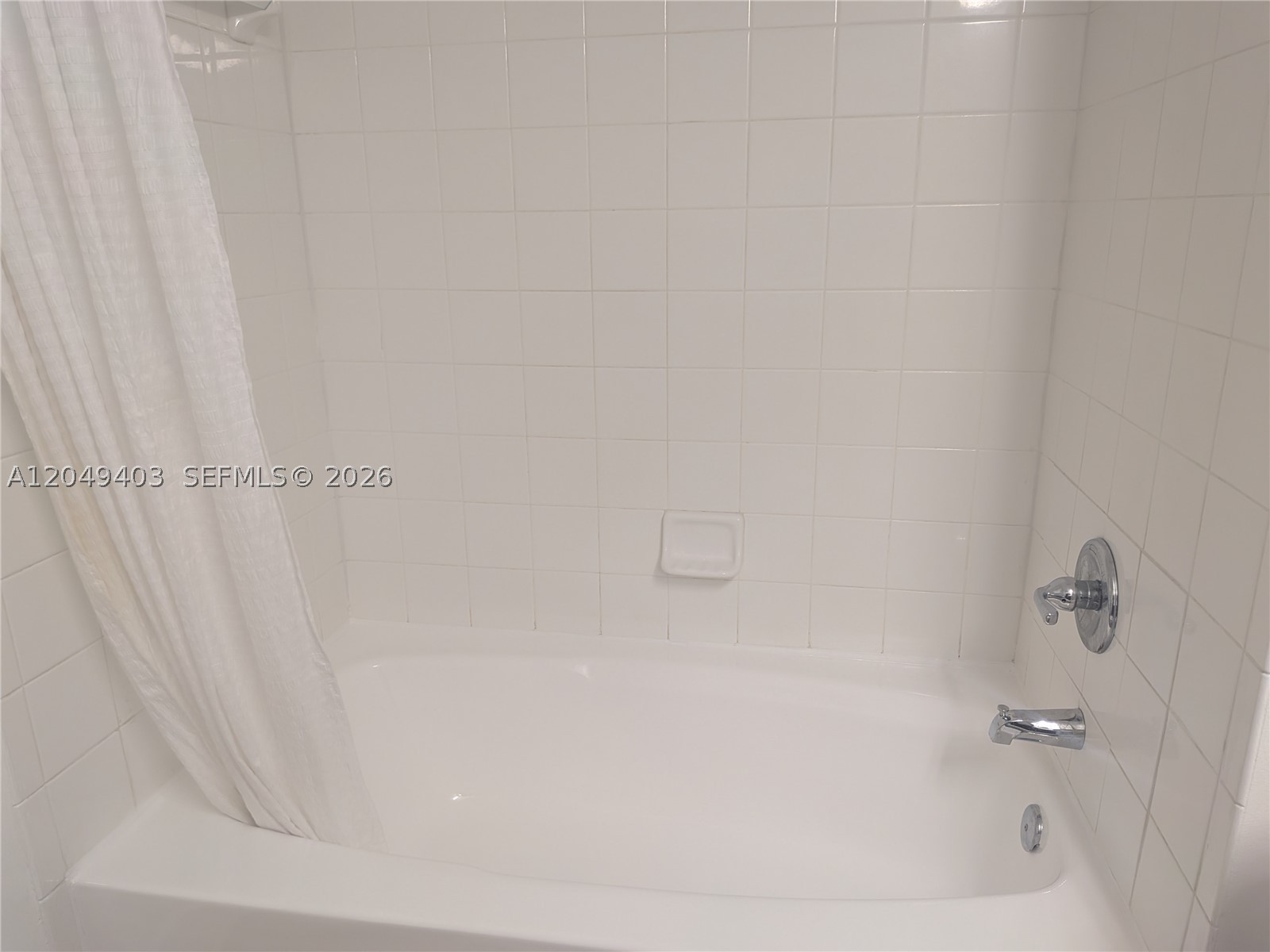 LA VIA CONDO - Residential Lease