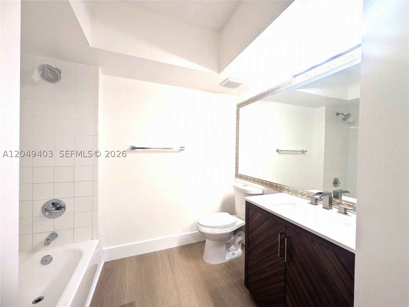 LA VIA CONDO - Residential Lease