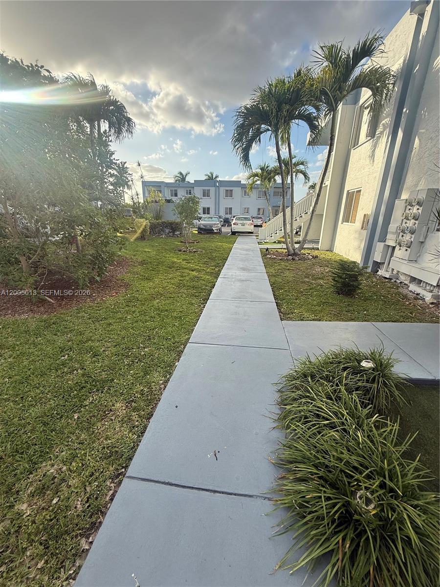 LAKE FOREST PARK CONDO IV - Residential