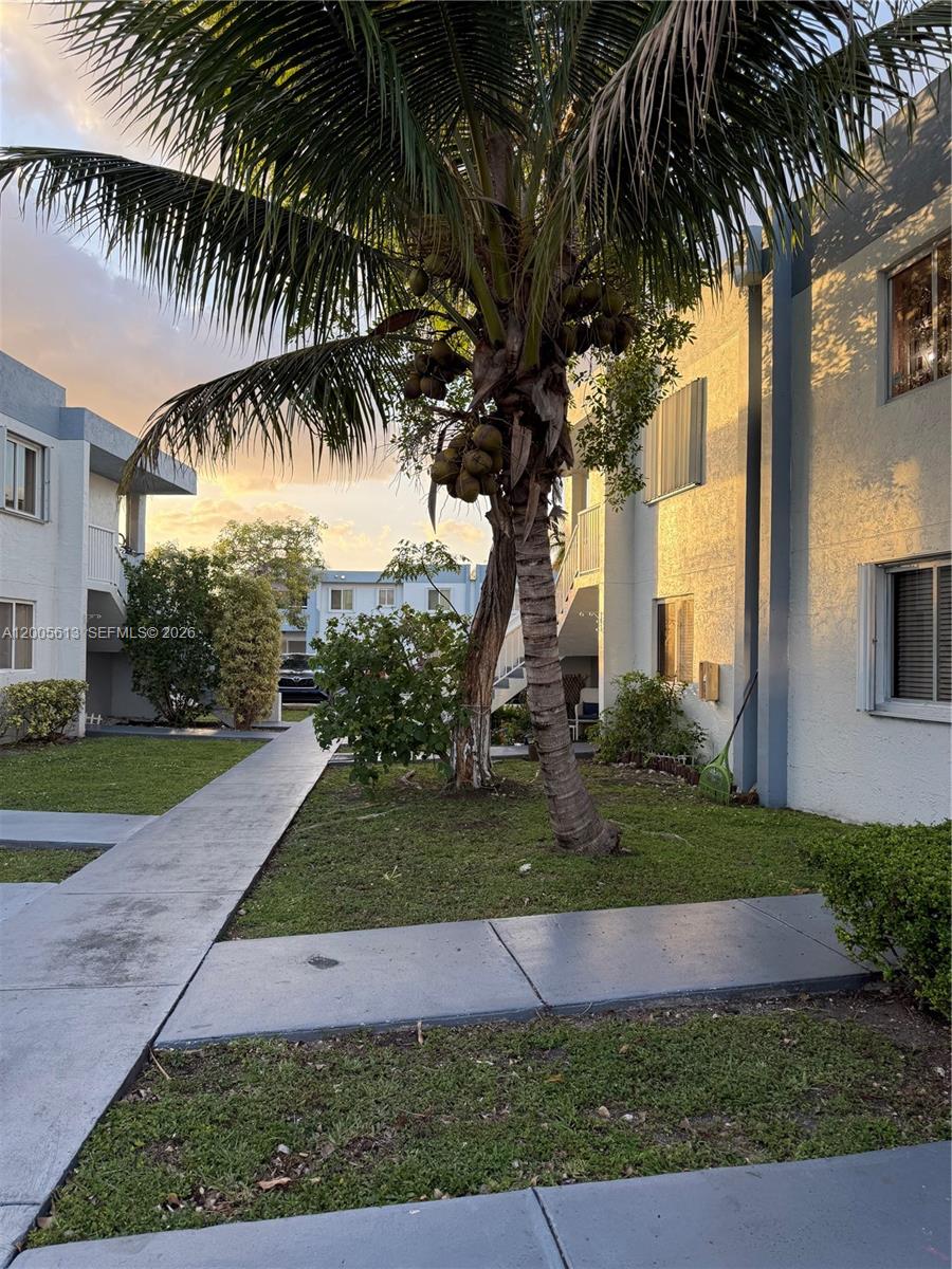 LAKE FOREST PARK CONDO IV - Residential