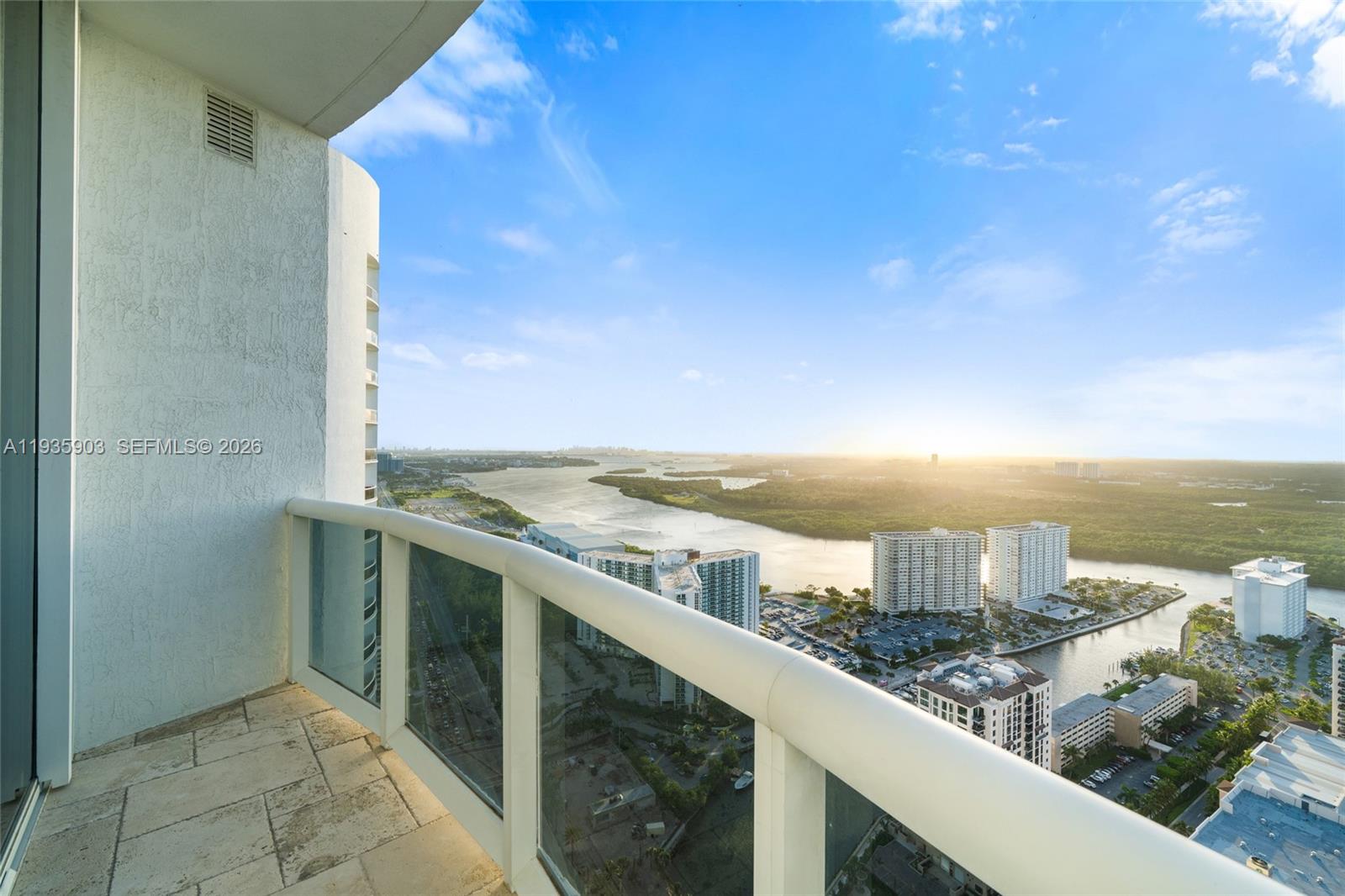 TDR TOWER I CONDO - Residential