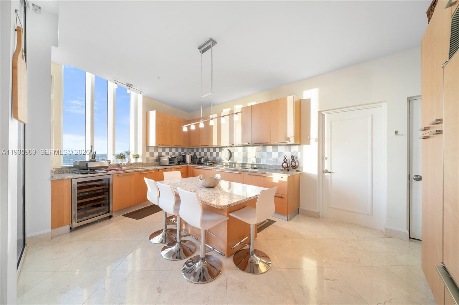 TDR TOWER I CONDO - Residential