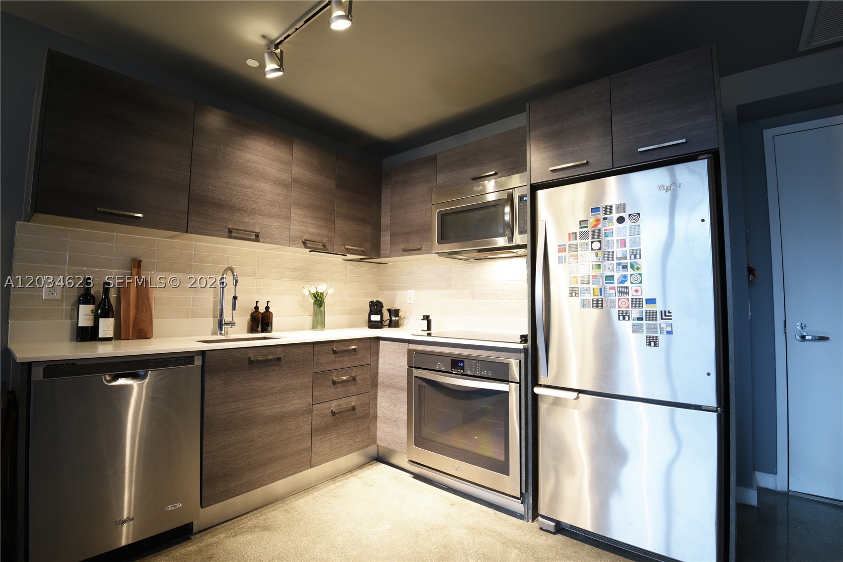CENTRO CONDO - Residential Lease