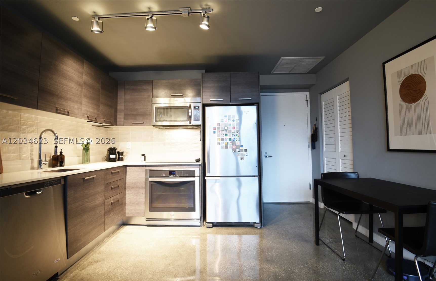CENTRO CONDO - Residential Lease