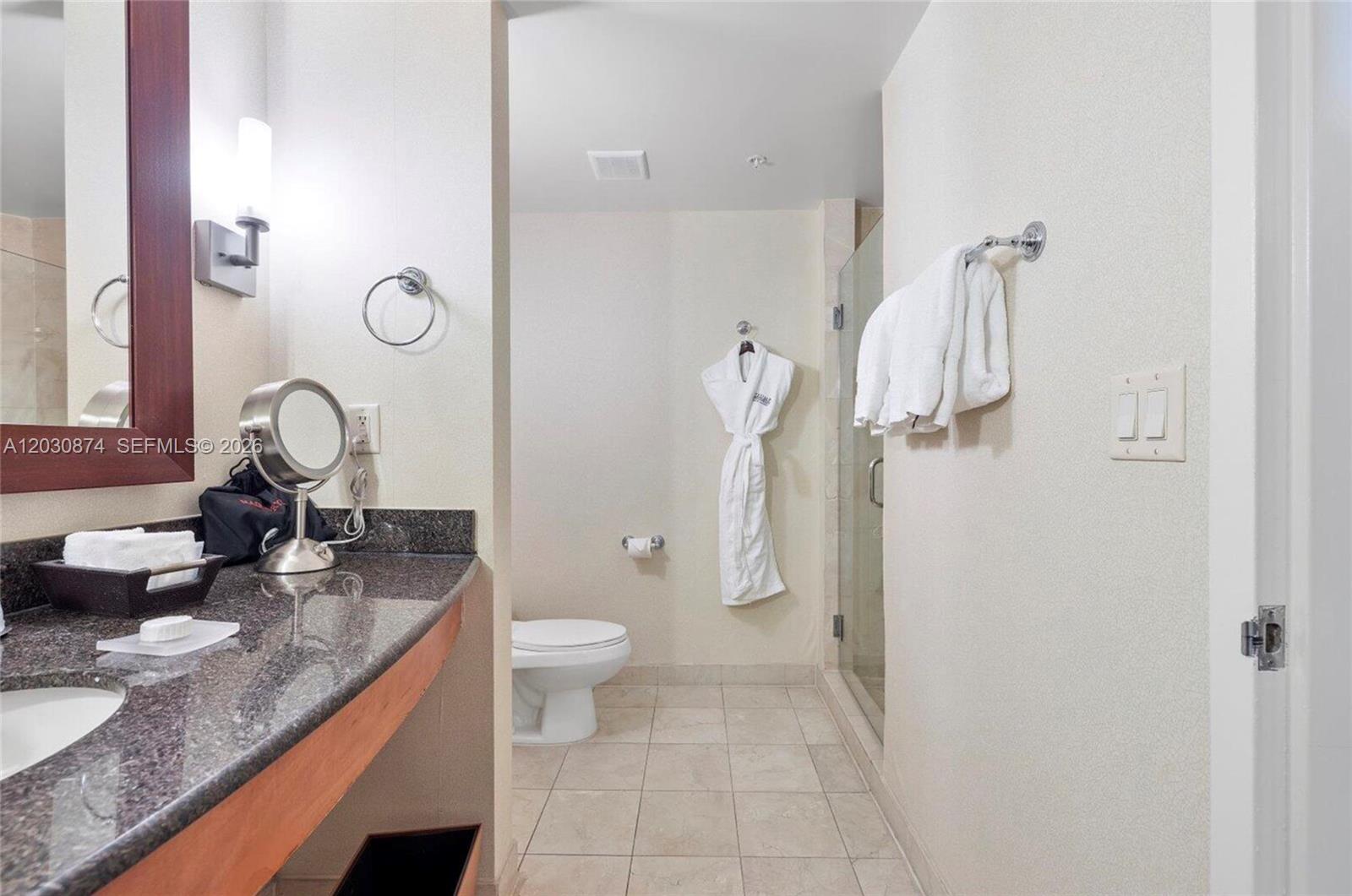 TRUMP INTERNATIONAL SONES - Residential