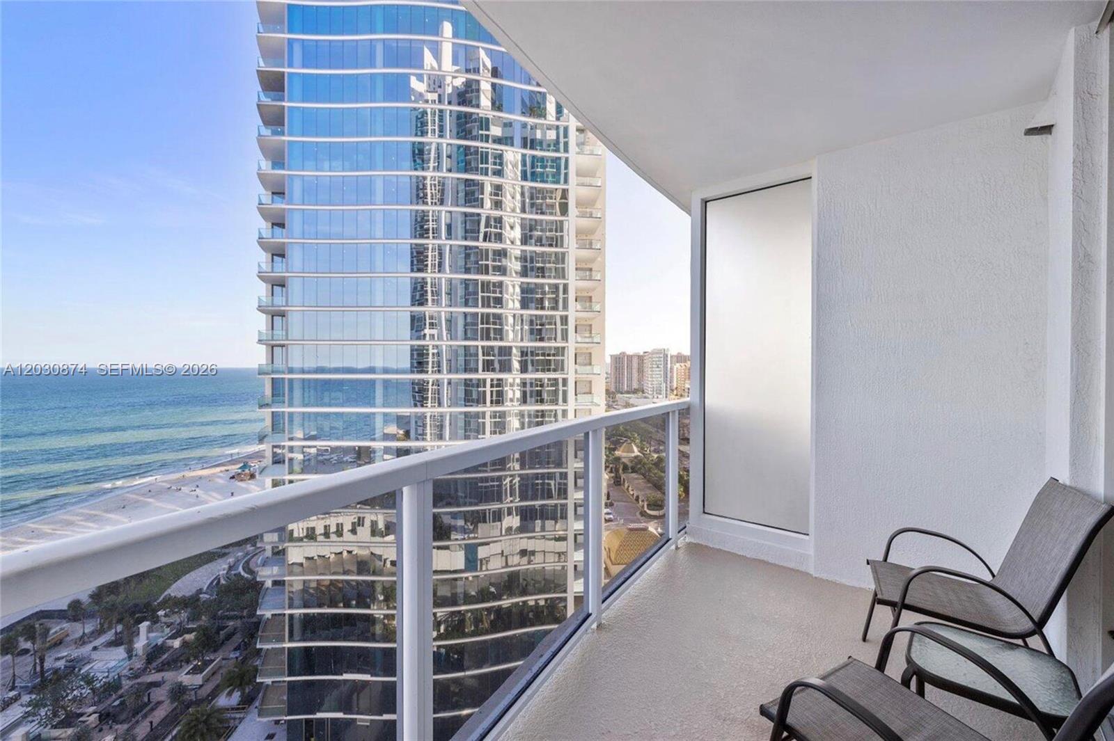 TRUMP INTERNATIONAL SONES - Residential