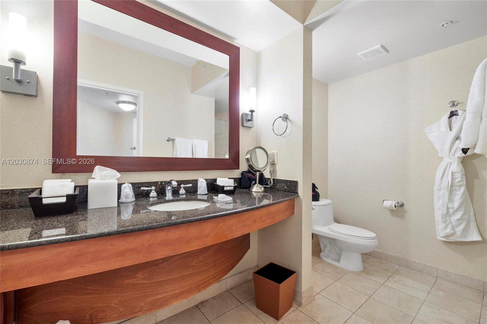 TRUMP INTERNATIONAL SONES - Residential