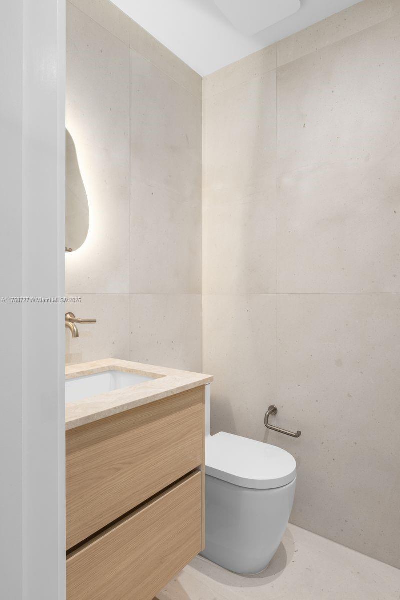 PARK PLAZA - Residential Lease