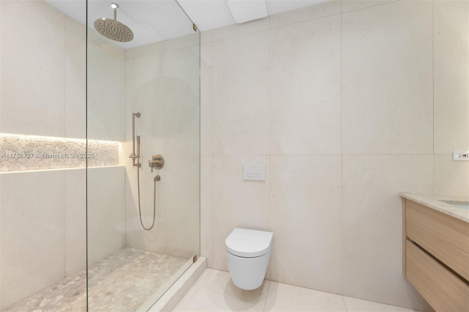 PARK PLAZA - Residential Lease