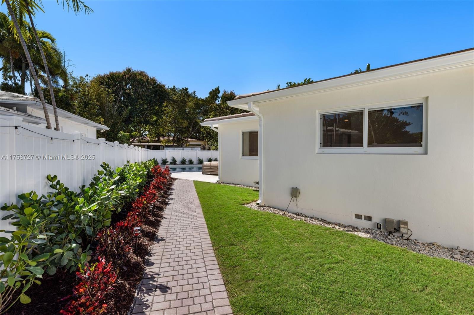 PARK PLAZA - Residential Lease