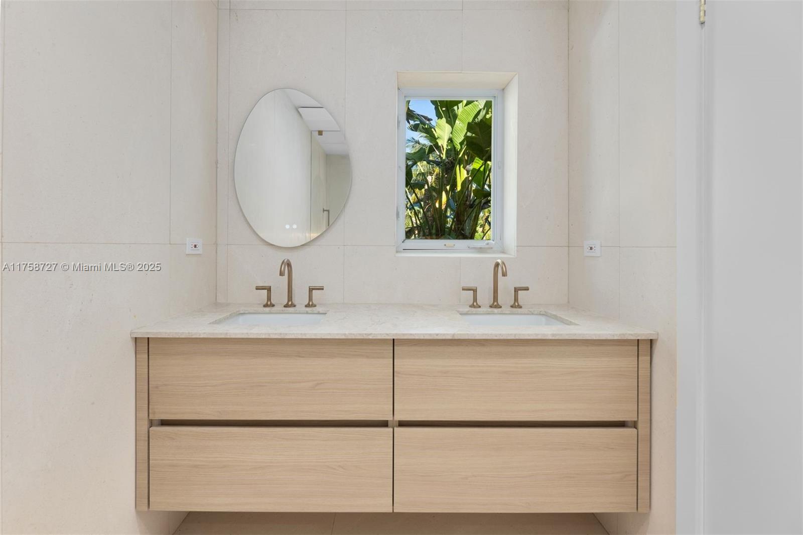 PARK PLAZA - Residential Lease