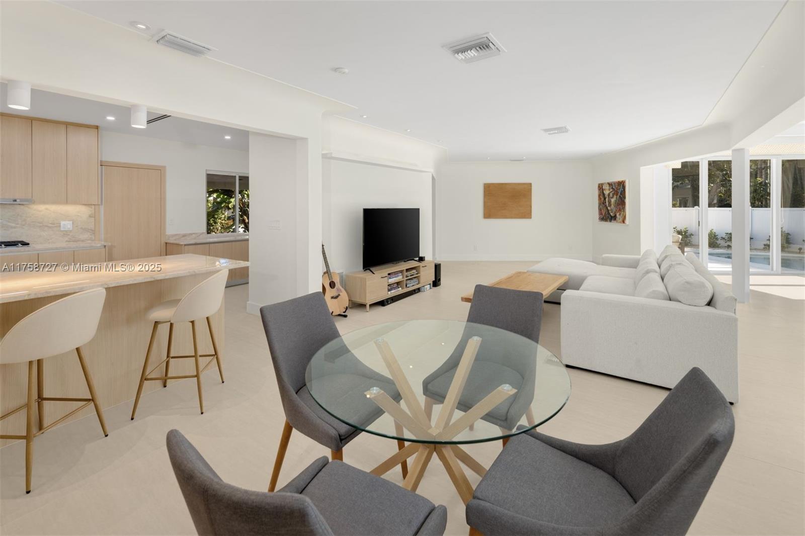 PARK PLAZA - Residential Lease