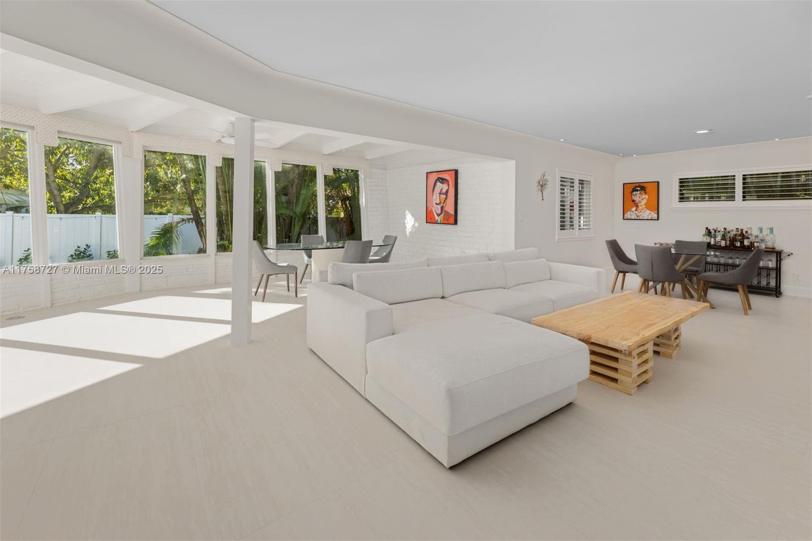 PARK PLAZA - Residential Lease