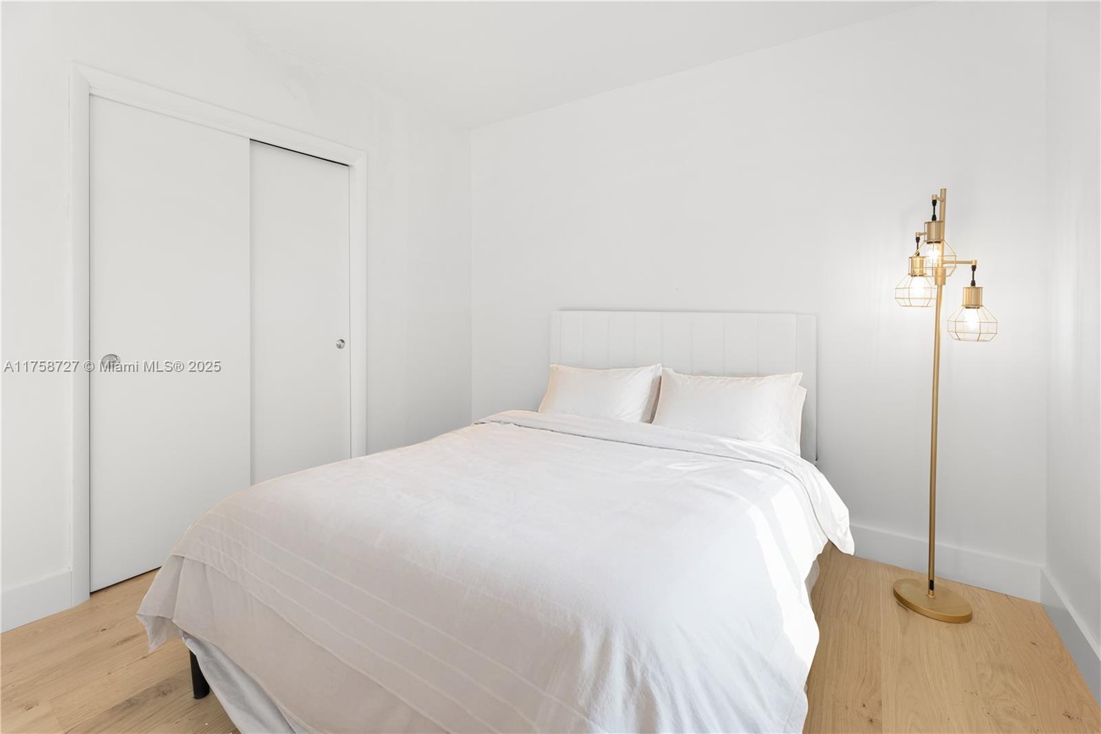 PARK PLAZA - Residential Lease