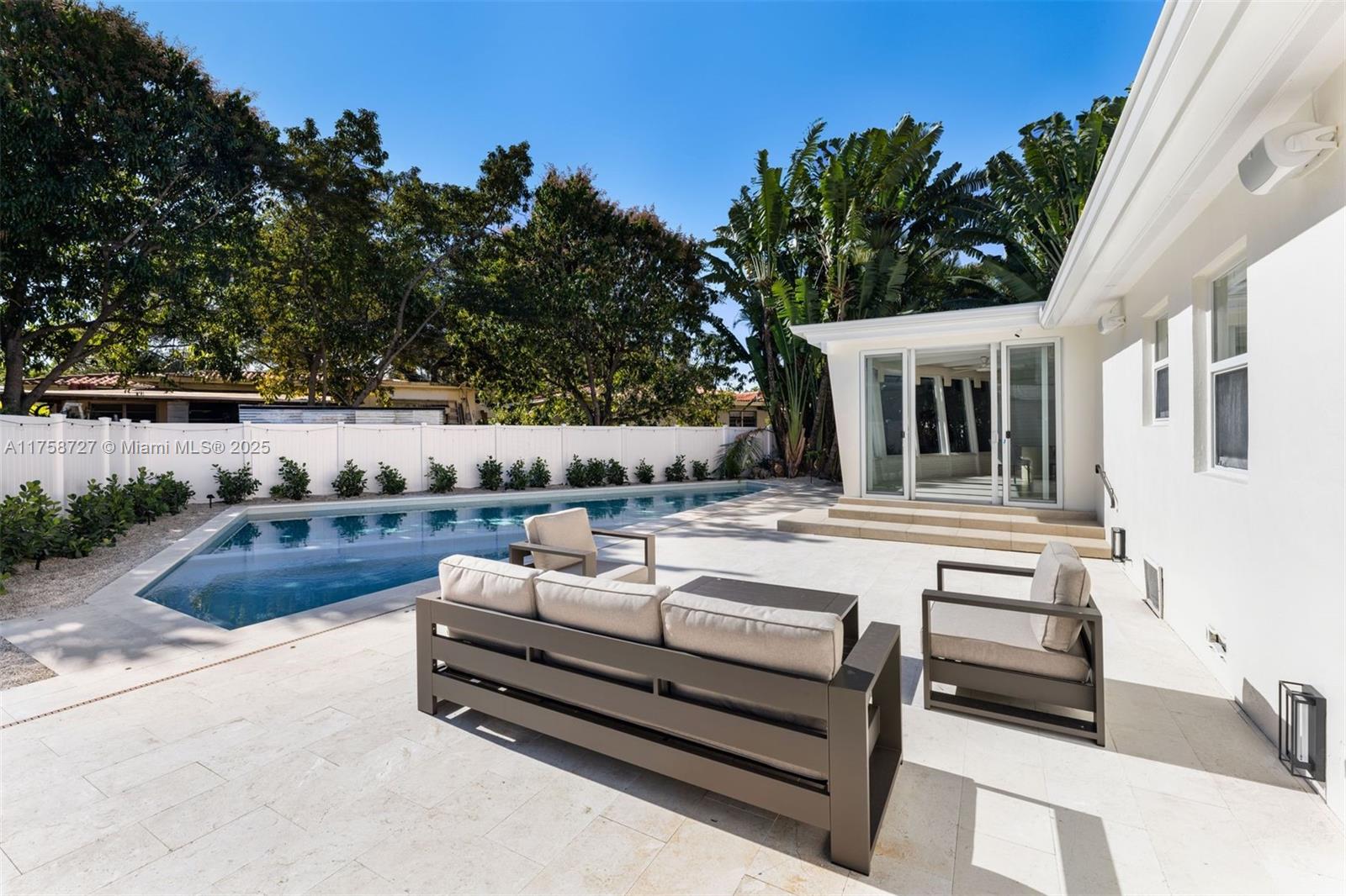 PARK PLAZA - Residential Lease