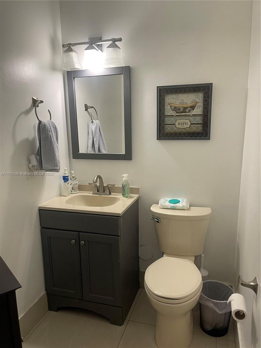 DORAL LANDINGS TOWNHOMES - Residential