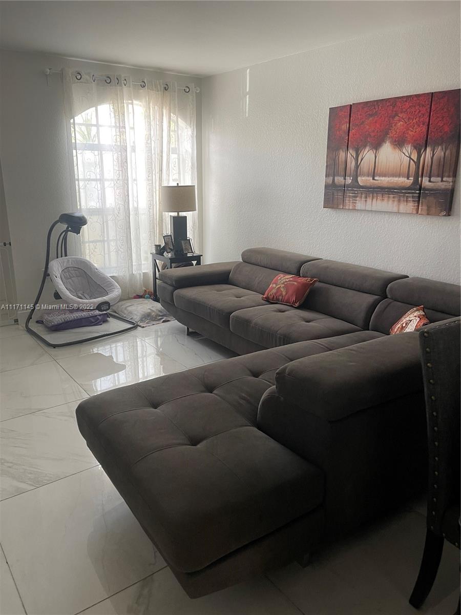 DORAL LANDINGS TOWNHOMES - Residential