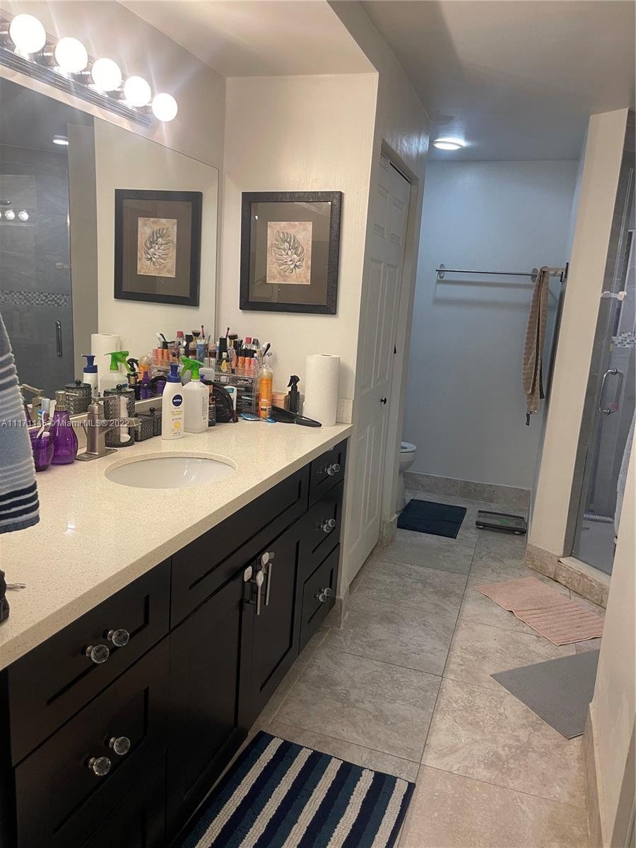 DORAL LANDINGS TOWNHOMES - Residential