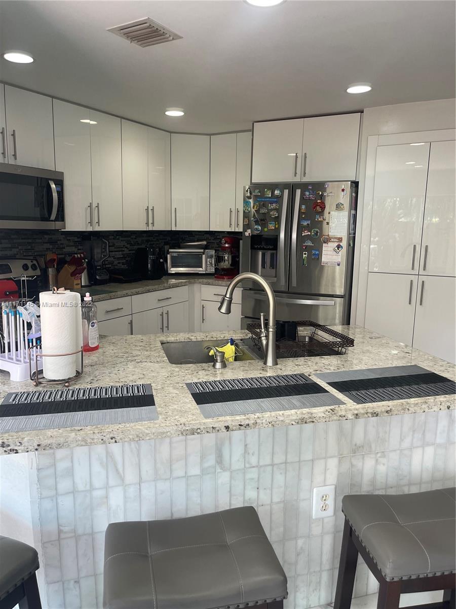 DORAL LANDINGS TOWNHOMES - Residential