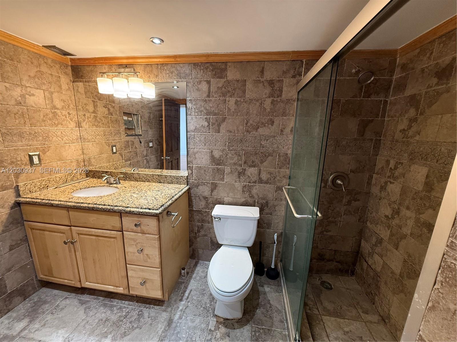 OCEANVIEW BUILDING B COND - Residential Lease