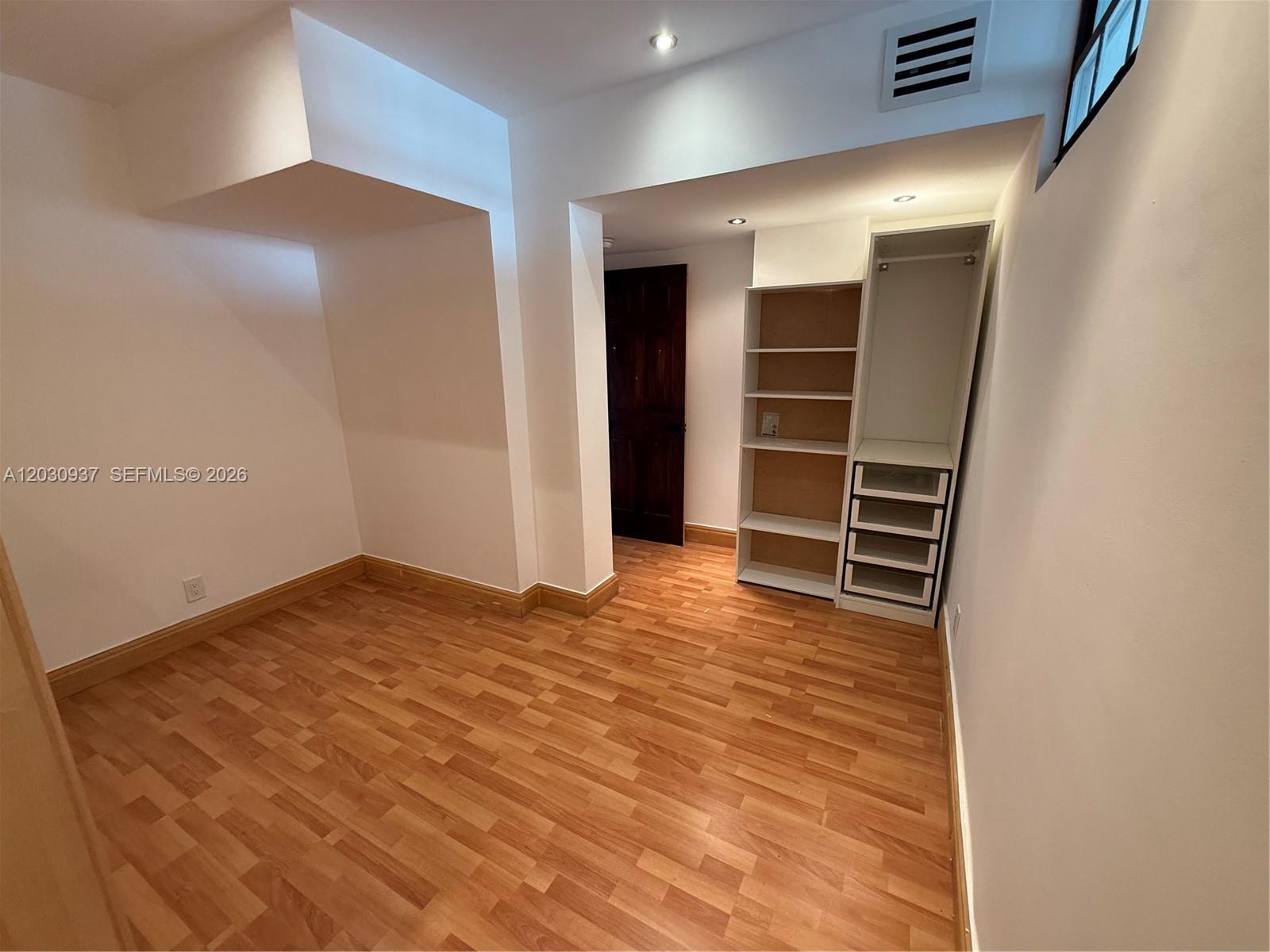 OCEANVIEW BUILDING B COND - Residential Lease