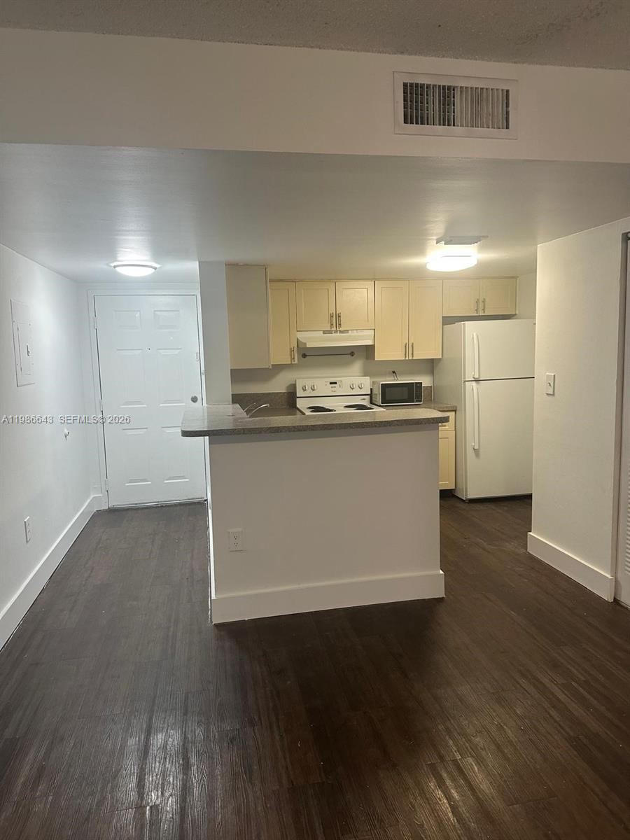 VILLAS DE VENEZIA CONDO - Residential