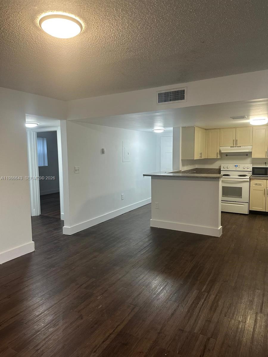 VILLAS DE VENEZIA CONDO - Residential