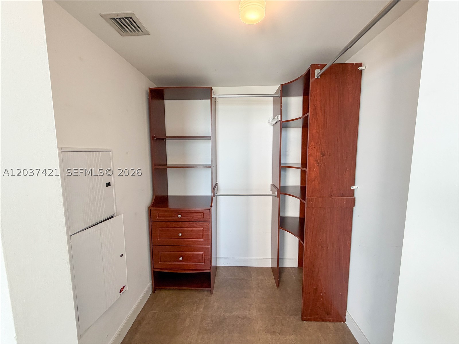 LATITUDE ON THE RIVER CON - Residential Lease