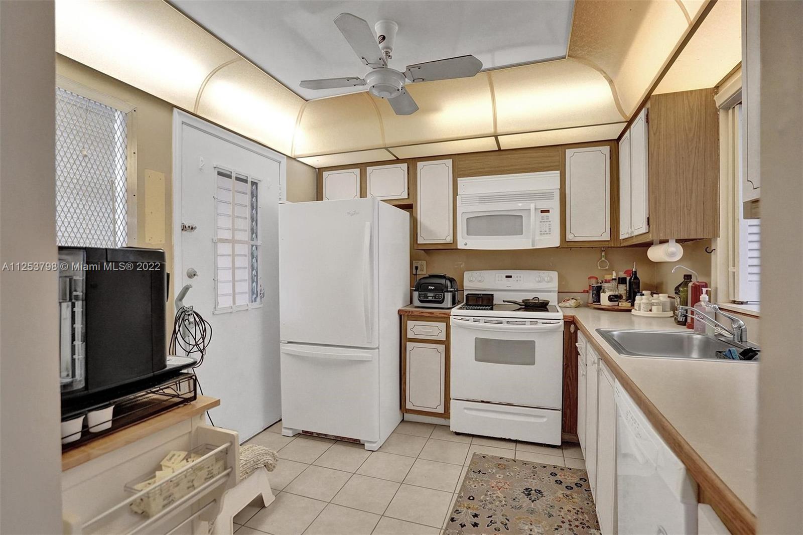 EDEN ISLES CONDO PART 1 - Residential