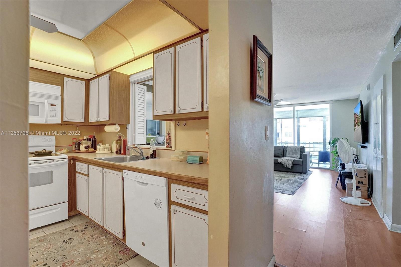 EDEN ISLES CONDO PART 1 - Residential