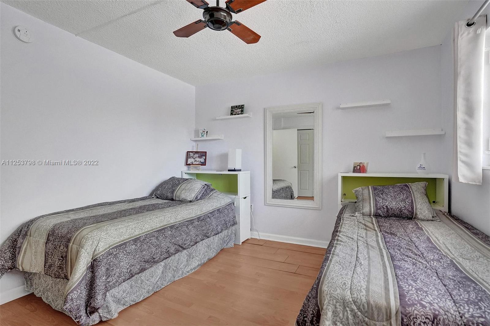 EDEN ISLES CONDO PART 1 - Residential