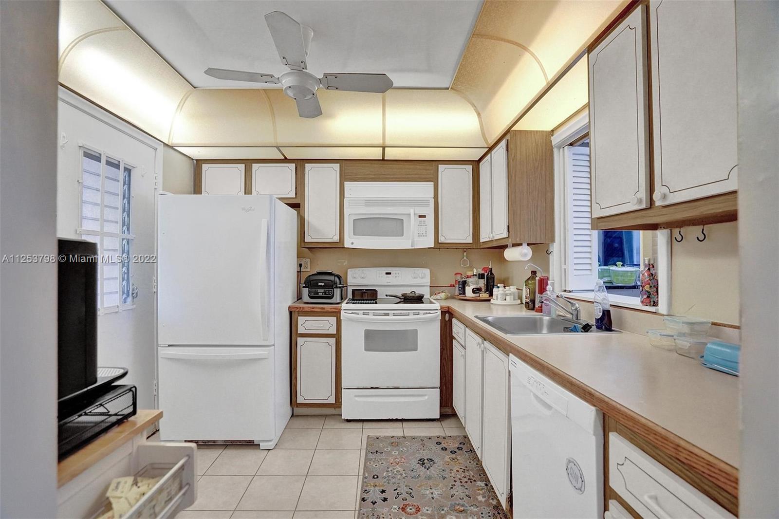 EDEN ISLES CONDO PART 1 - Residential