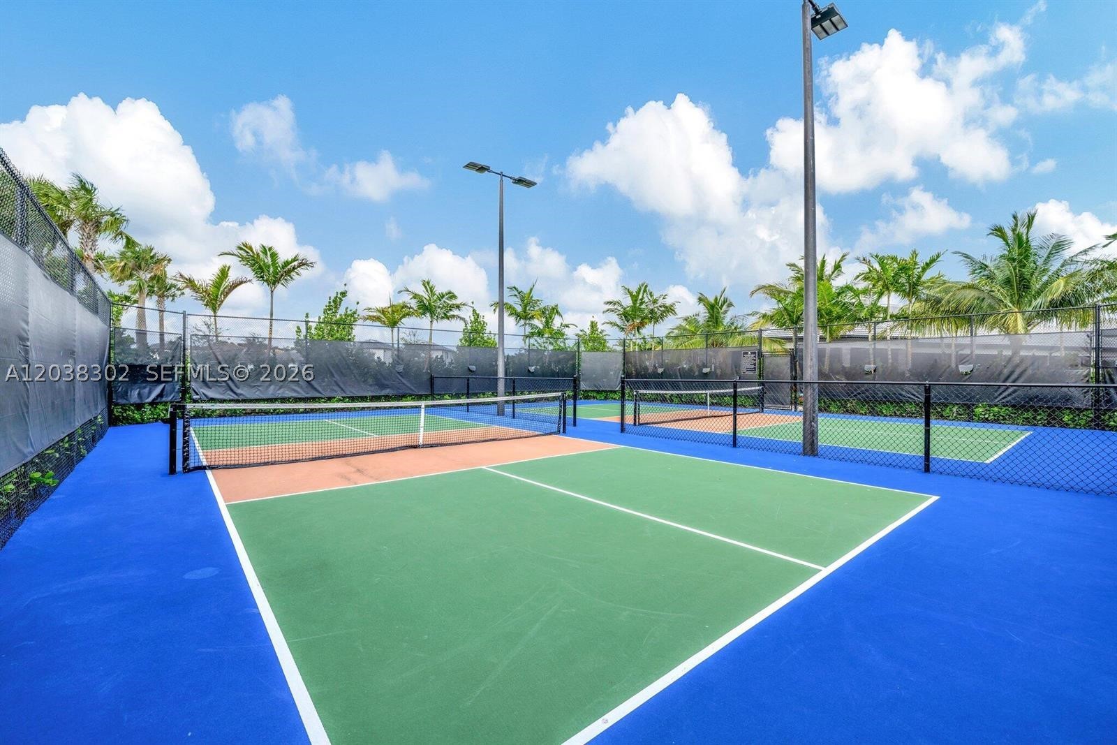 OAK TREE PROPERTY REDEVEL - Residential Lease