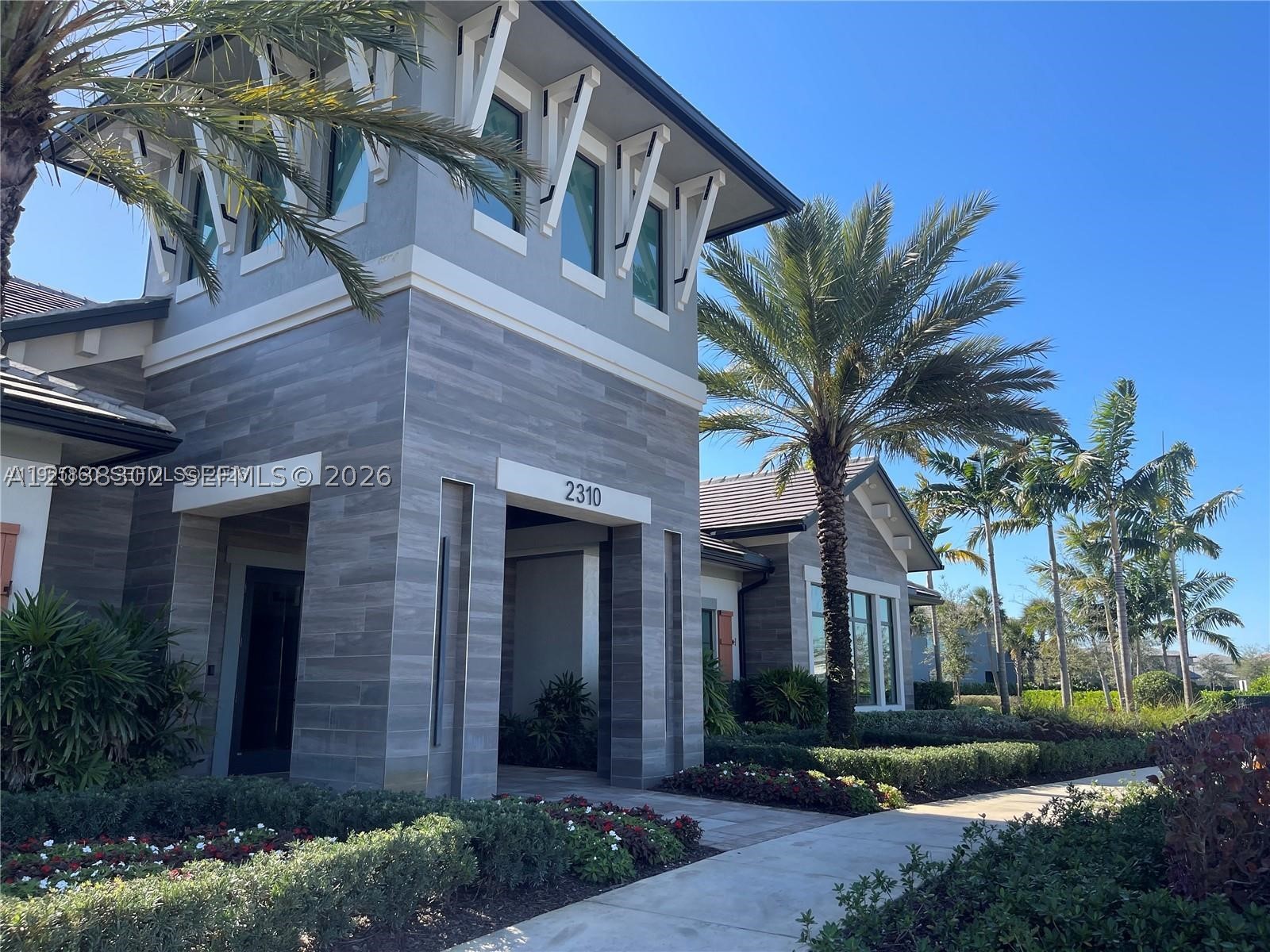 OAK TREE PROPERTY REDEVEL - Residential Lease