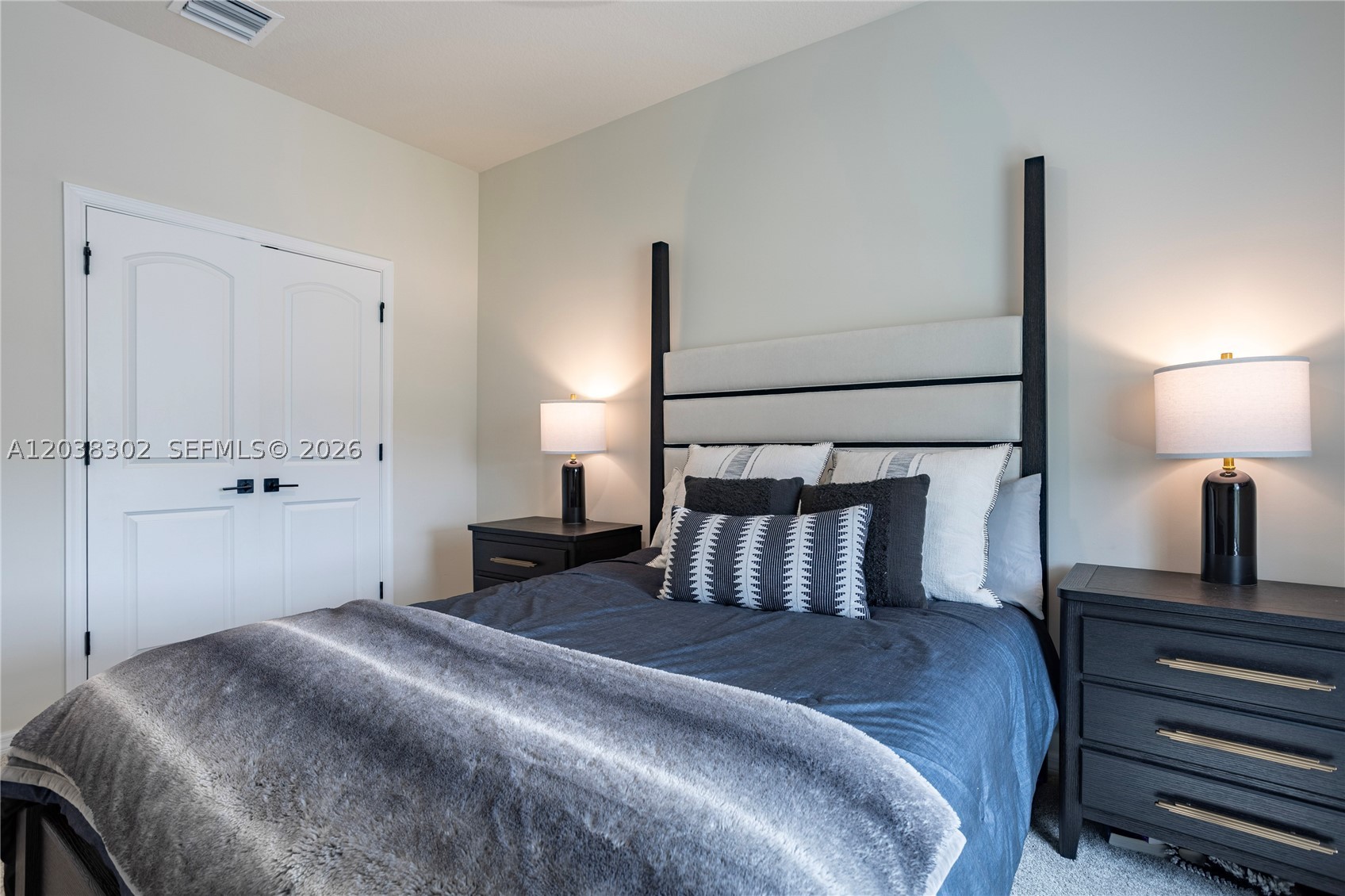 OAK TREE PROPERTY REDEVEL - Residential Lease